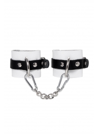 Бело-черные кожаные наручники с одним ремешком с люверсами - Pecado - купить с доставкой в Ельце