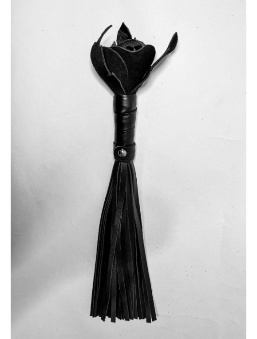 Черная кожаная плеть с розой в рукояти - 40 см. - БДСМ Арсенал - купить с доставкой в Ельце