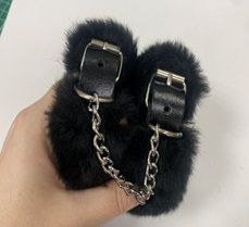 Черные наручники на цепи с меховой опушкой - Лунный свет - купить с доставкой в Ельце