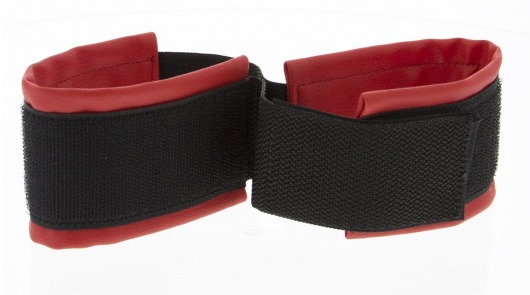 Полиуретановые манжеты для фиксации рук вместе Bound Together Wrist Restraints - Blush Novelties - купить с доставкой в Ельце